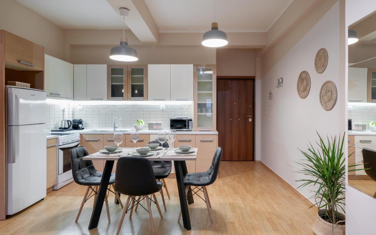 Plaka With Terrace View Apartment